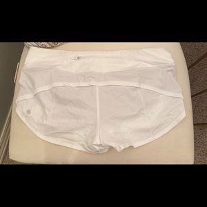 Lulu lemon- size 8- 2.5 in- white speed up shorts